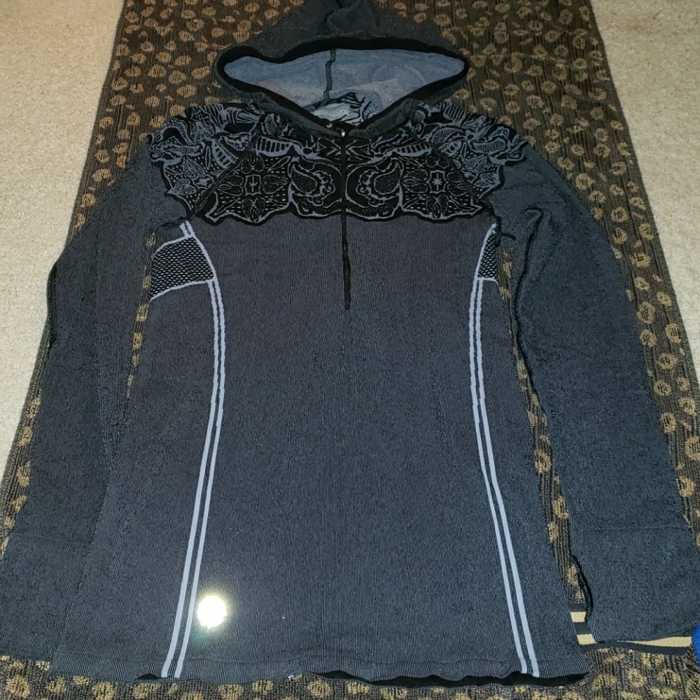 Awesome Athleta top. L.